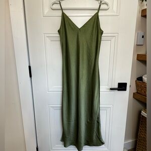 Aritzia Wilfred Only Slip Midi Dress Green size medium
